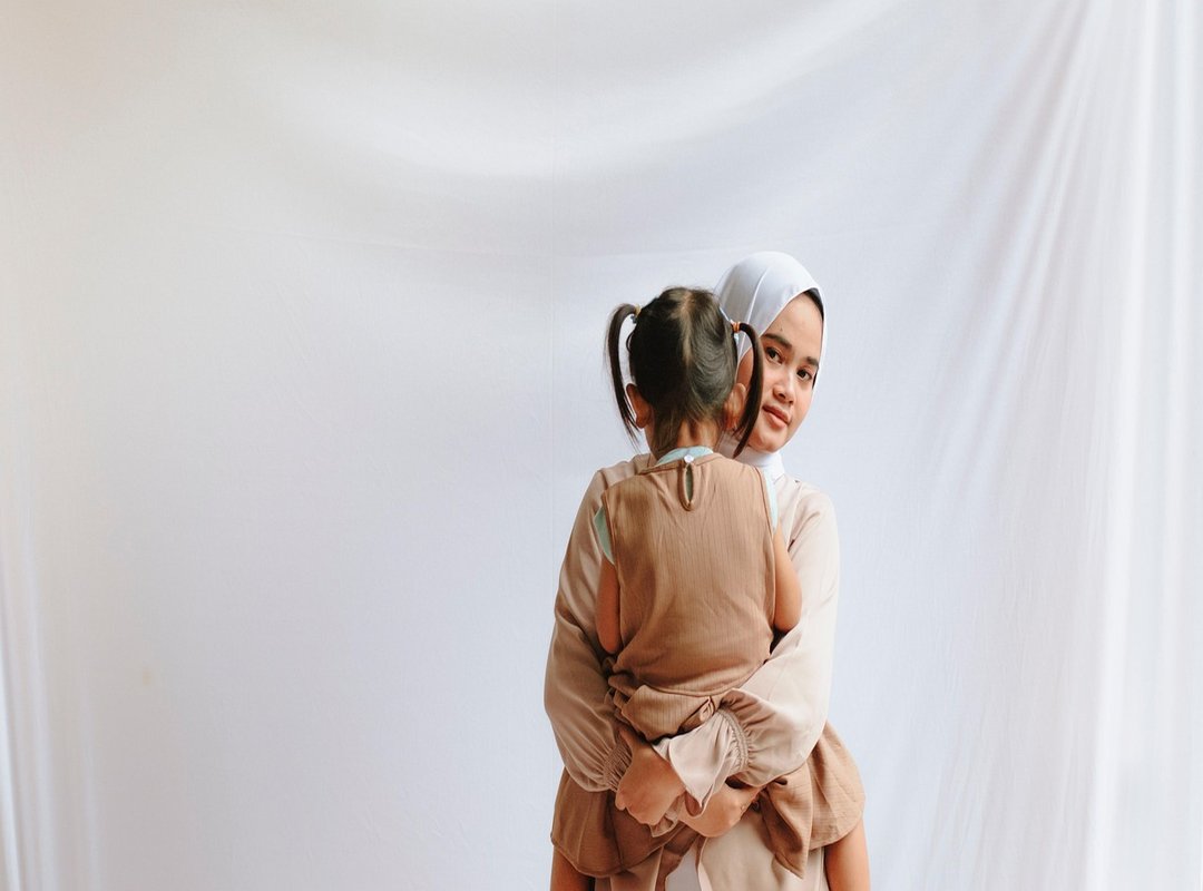 Where to Find the Perfect Romantic Hug GIF for Any Moment